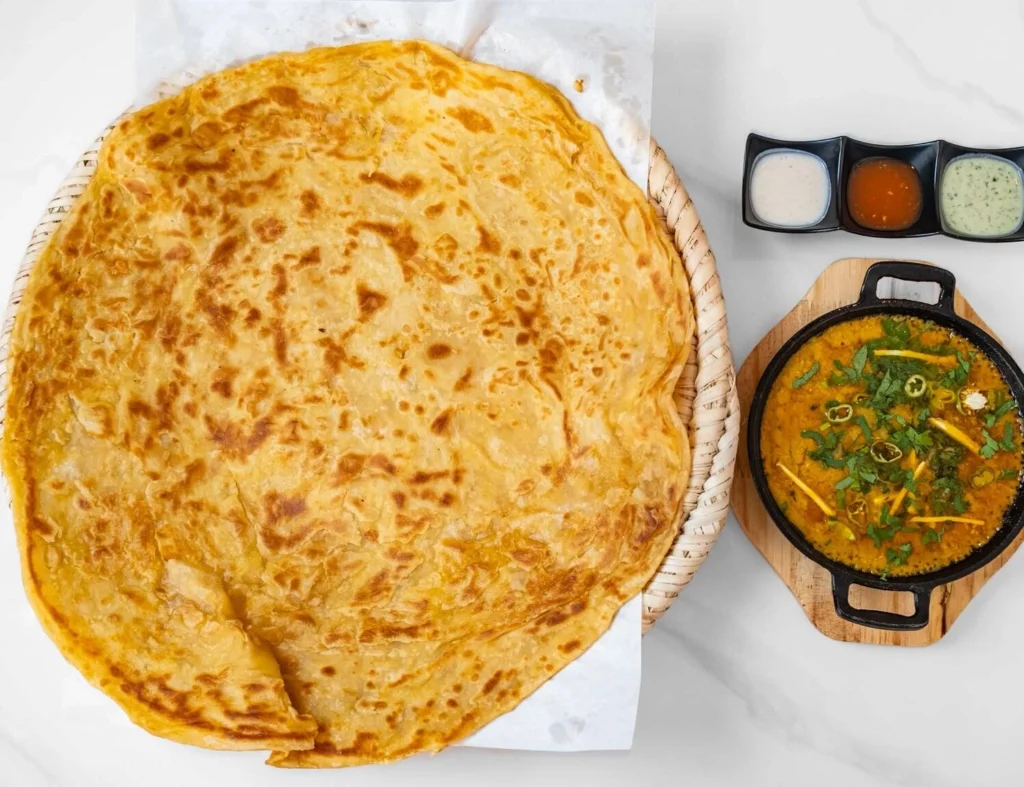 tarka masoor dhaal w laccha paratha
